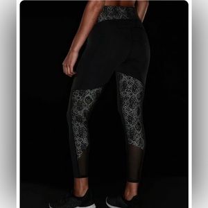 Athleta Stay Fly Reflective 7/8 Tight in Size XS.